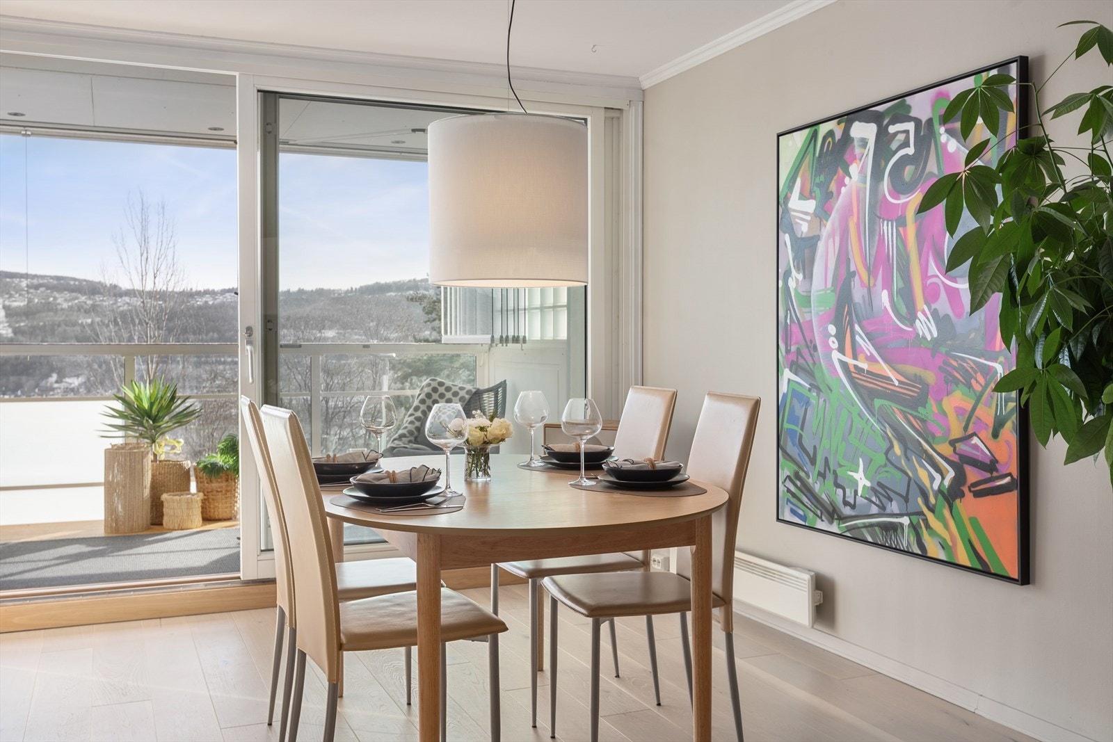 God plass for spisegruppe i stuen Galleribilde