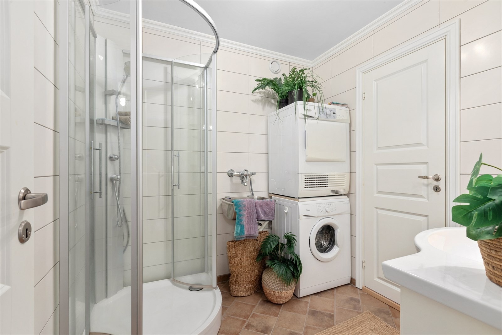 Pent flislagt bad med varmekabler Galleribilde