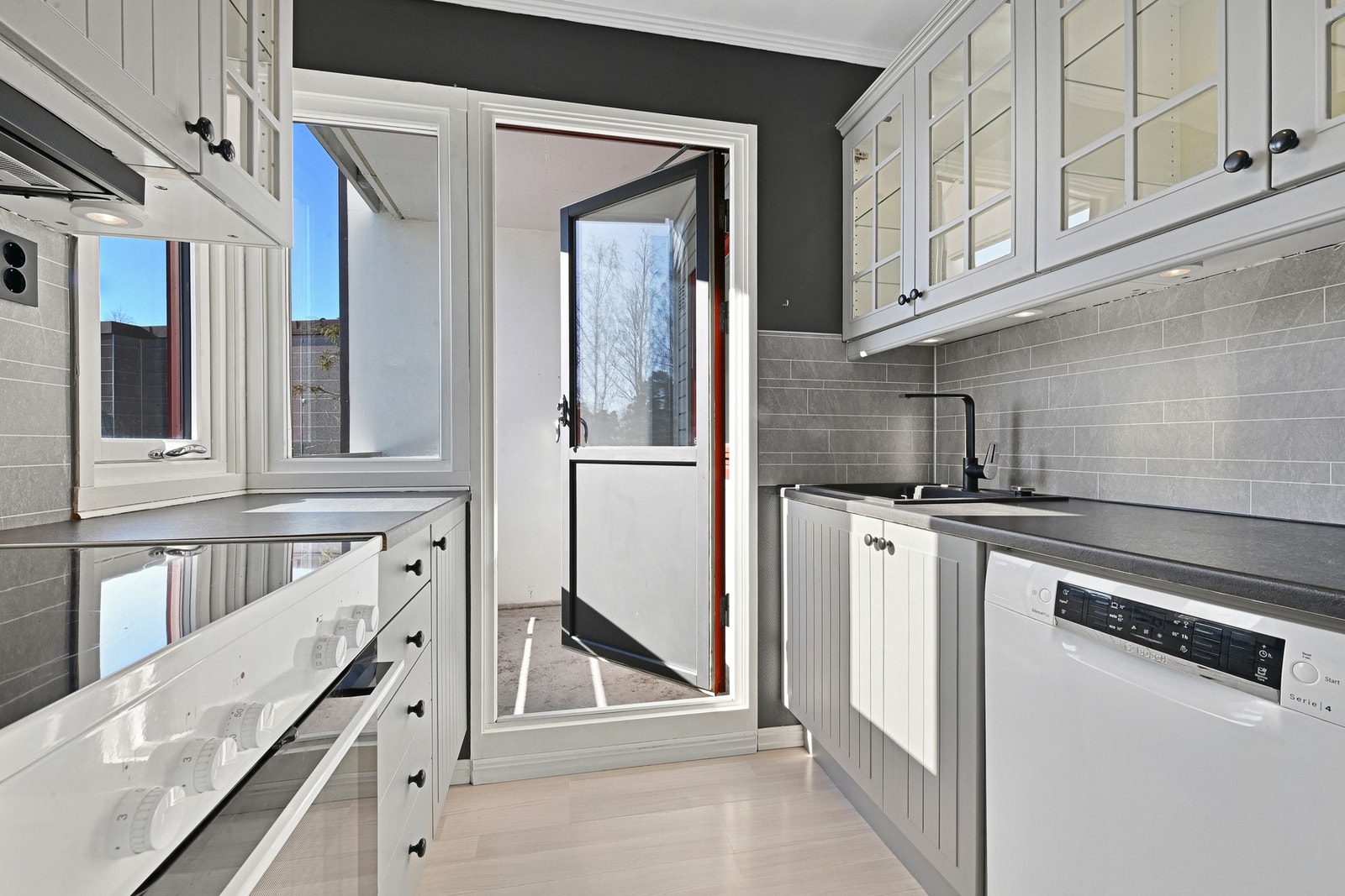 Sjarmerende kjøkken som fremstår både som tidsriktig og moderne. Galleribilde