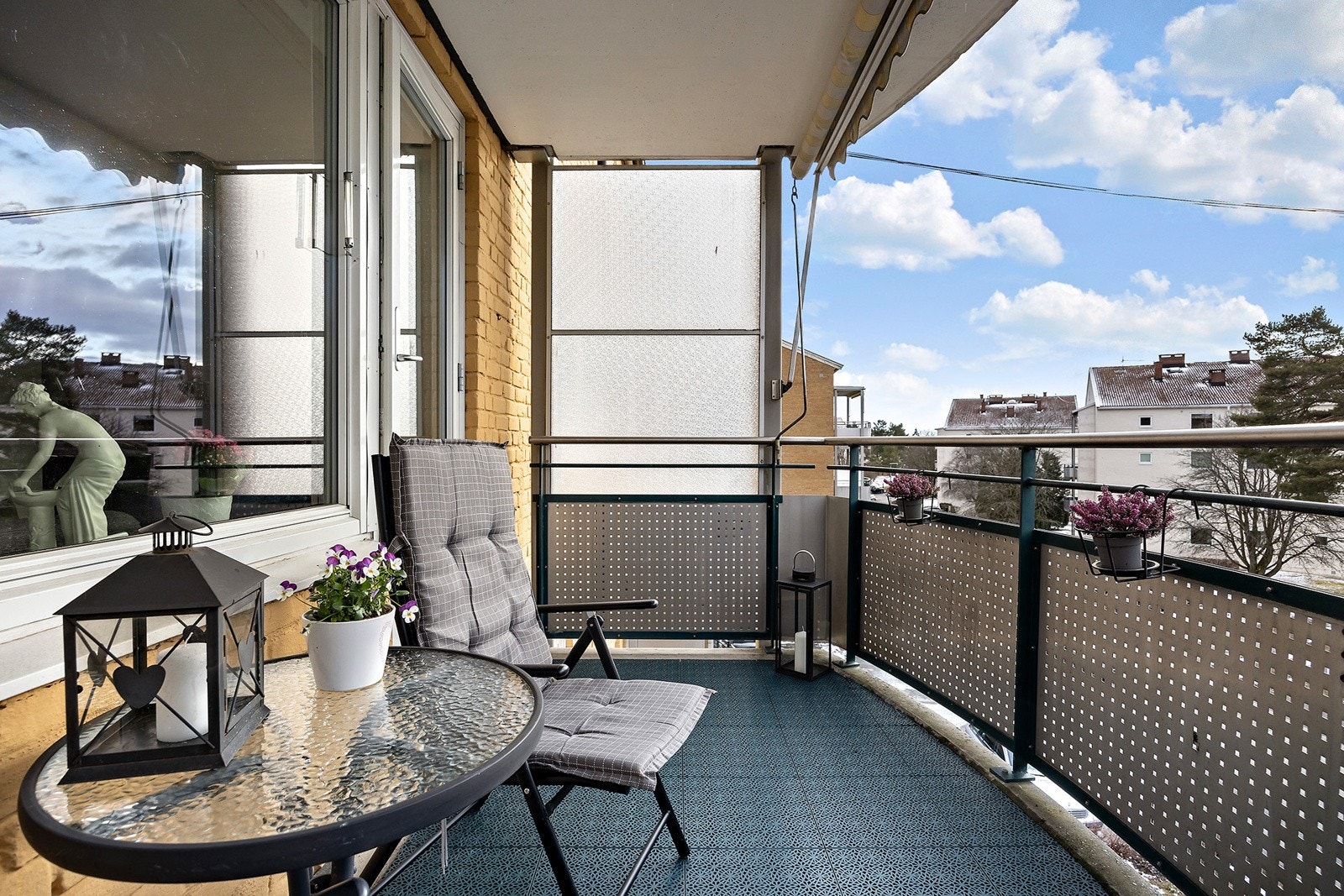 Solrik vestvendt balkong Galleribilde