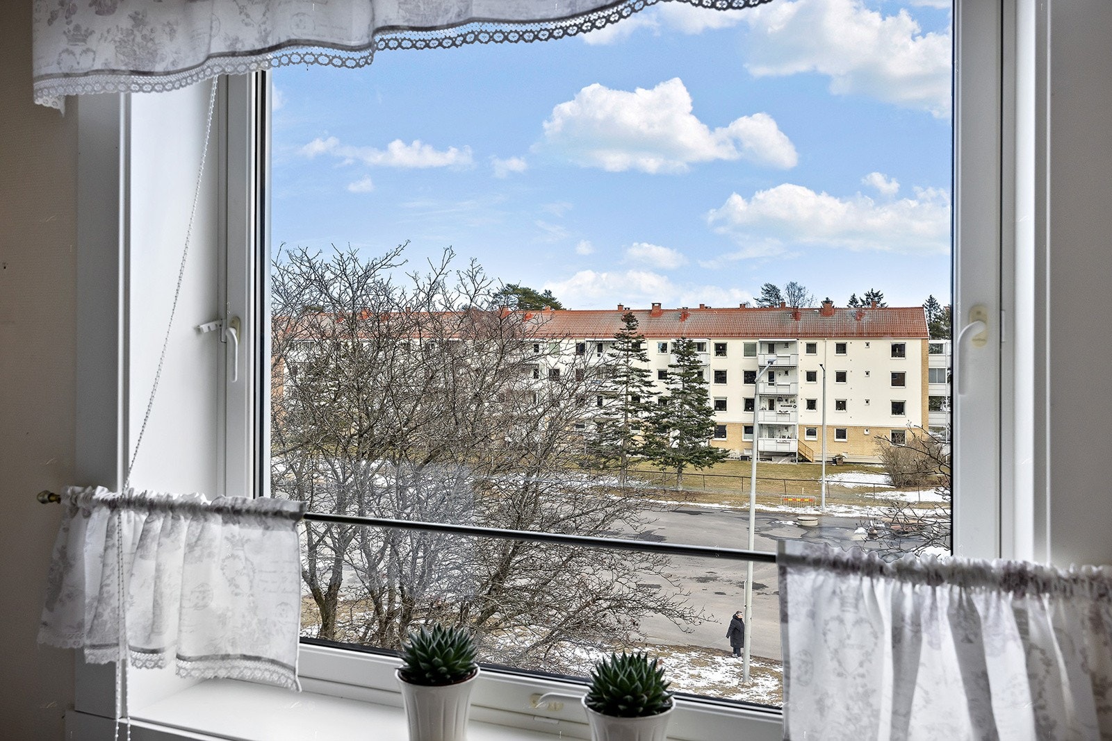 Utsikt fra kjøkken Galleribilde