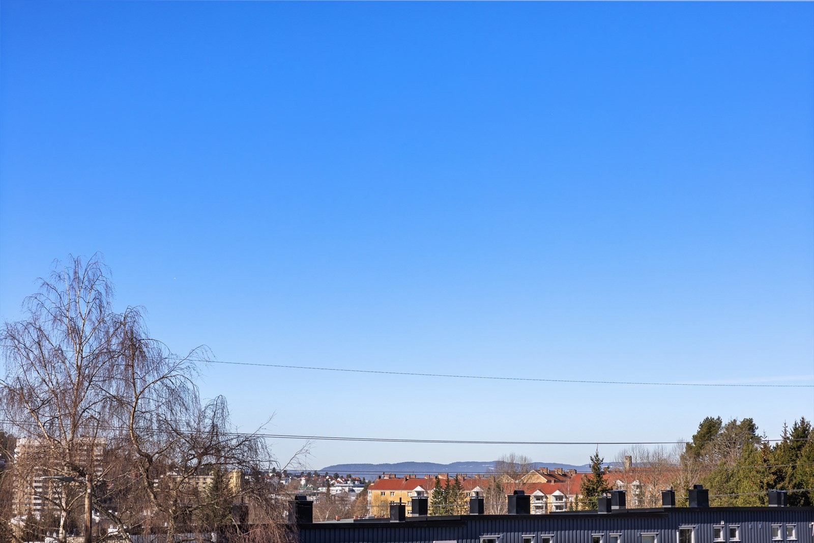 Flott utsyn over nærområdet. Her bor du med marka som nærmeste nabo. Galleribilde