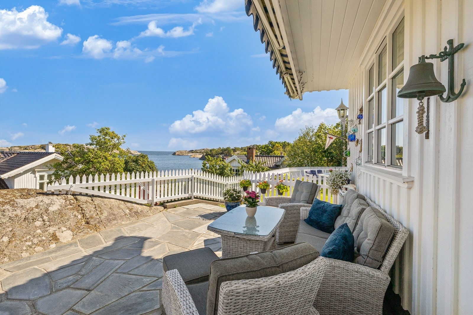 Terrassedøren og sidevindu ble skiftet i 2023. Galleribilde