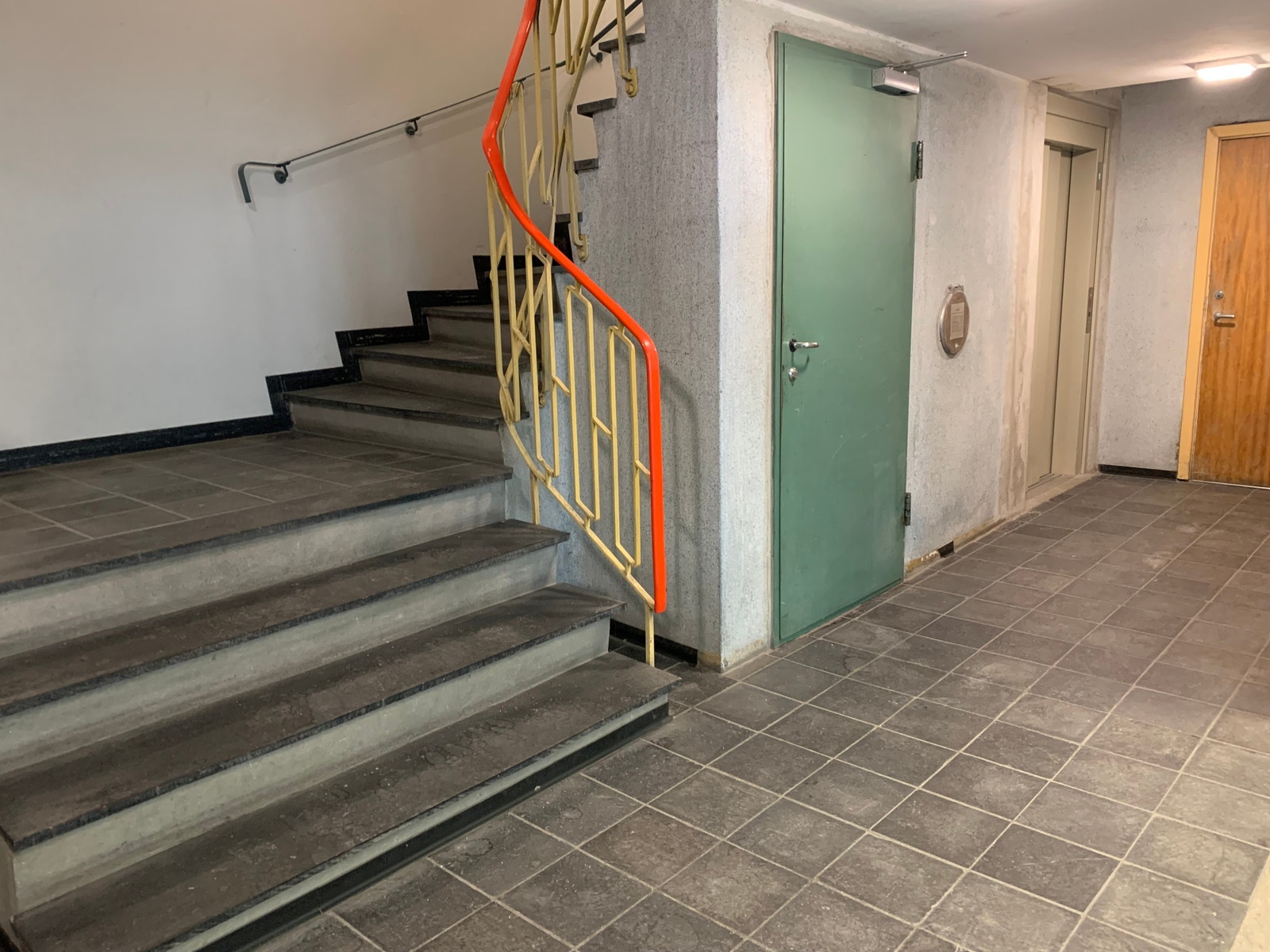 Felles inngang, trappehus og heis 1 etg. Galleribilde