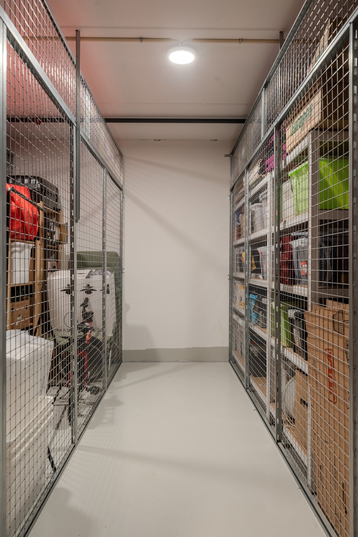 Praktisk oppbevaringsbod i etasjen under på 5m² Galleribilde