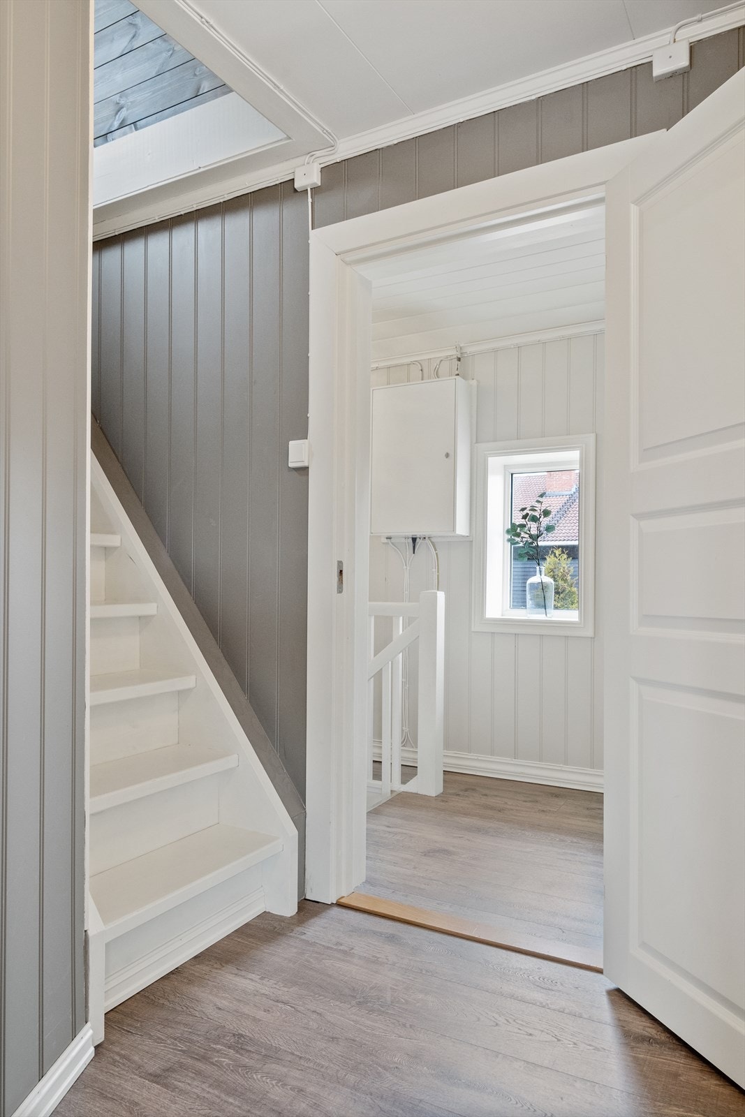 Fra 2.etasje er det trapp opp til loft/hems. Galleribilde