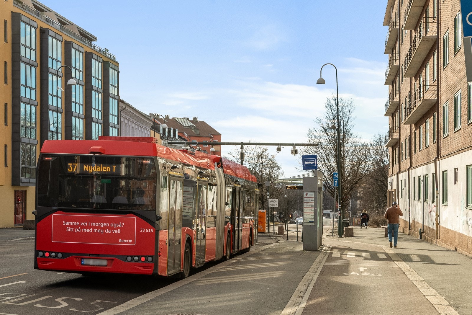 Rett utenfor døren finner du et eldorado av bussforbindelser som effektivt tar deg rundt i byen. Galleribilde