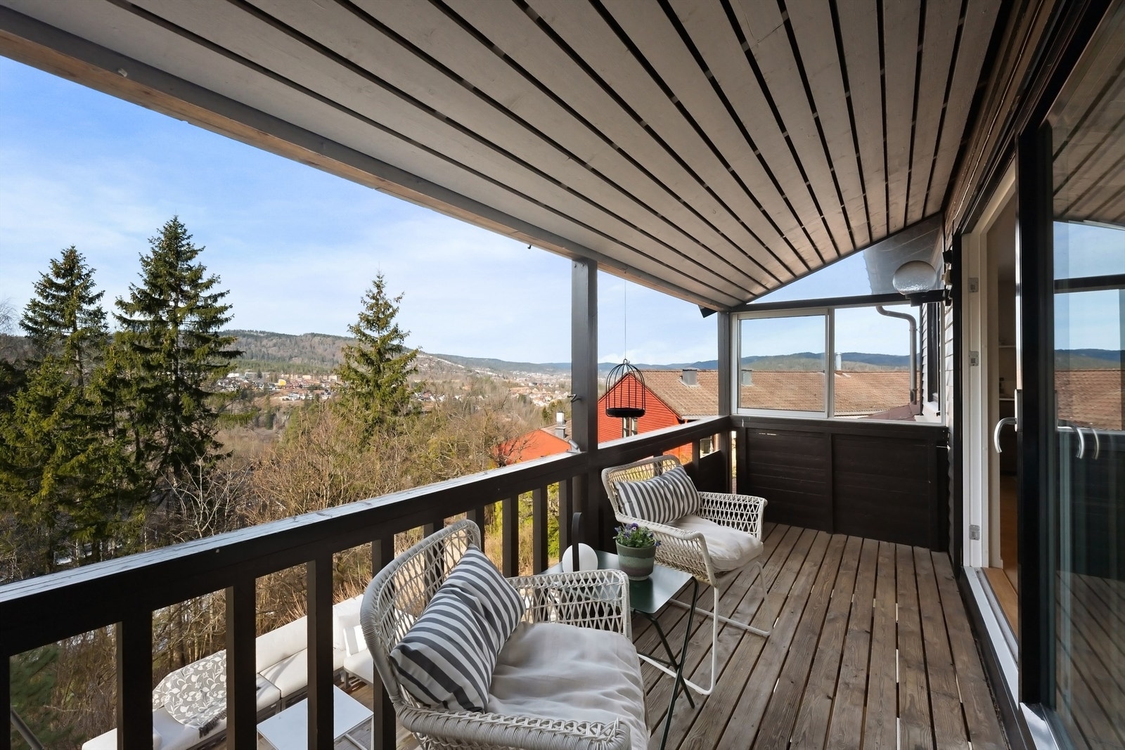 Vestvendt veranda med fantastisk utsikt Galleribilde