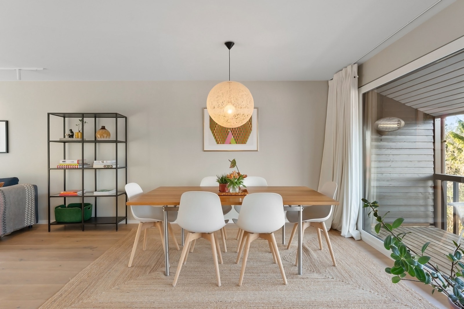 Boligen er påkostet i 2022 med kvalitetsløsninger og moderne detaljer Galleribilde