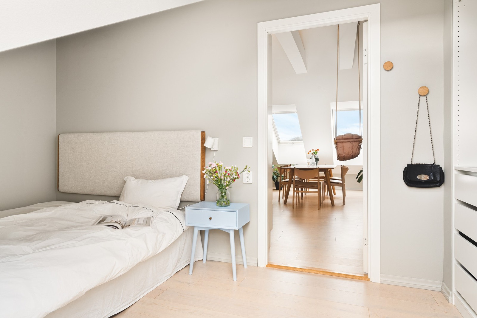 Hovedsoverommet er romslig og fint med sine 7,3kvm(gulvareal på 13,8 kvm). Galleribilde