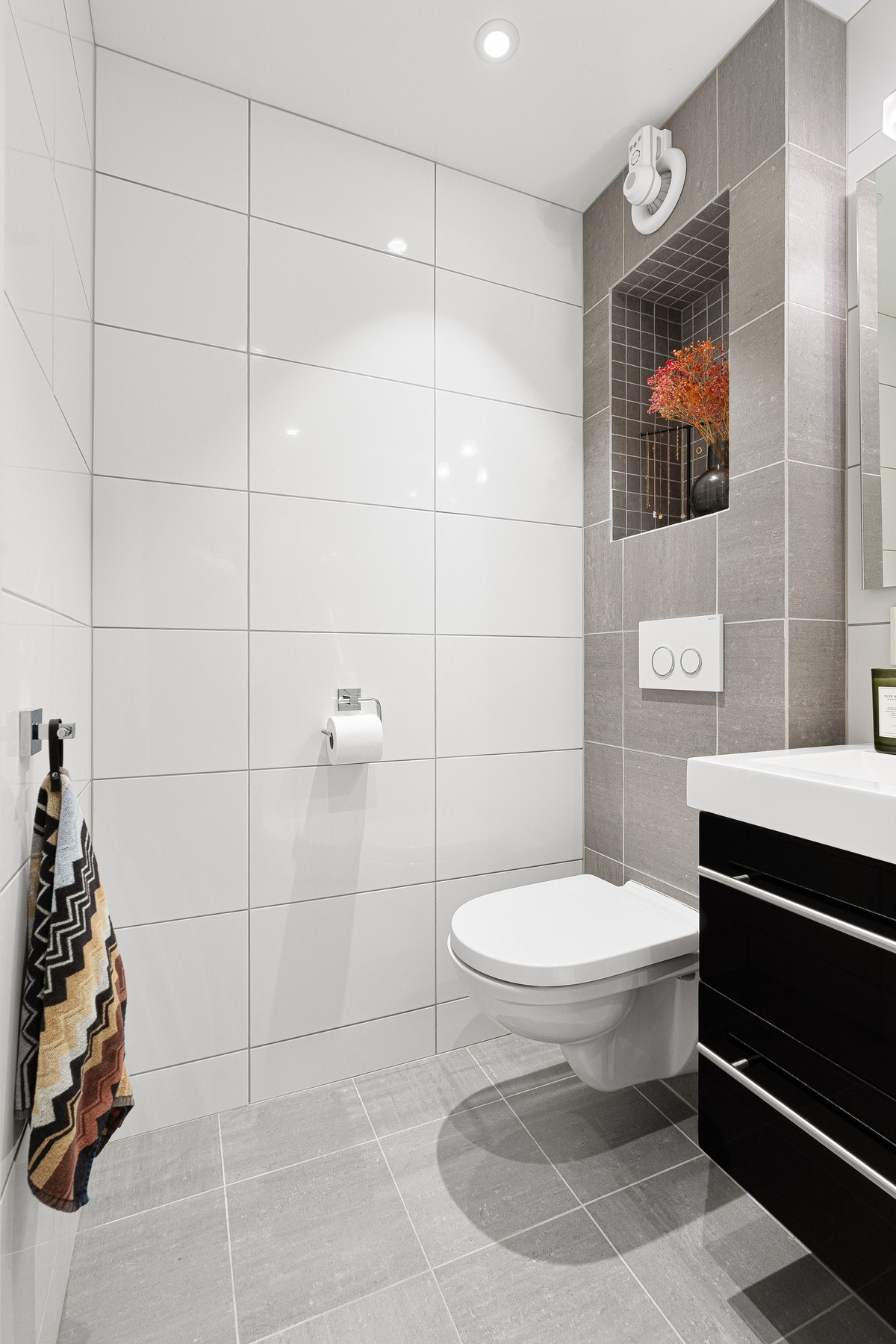 Baderommet er flislagt og har gulvvarme. Galleribilde