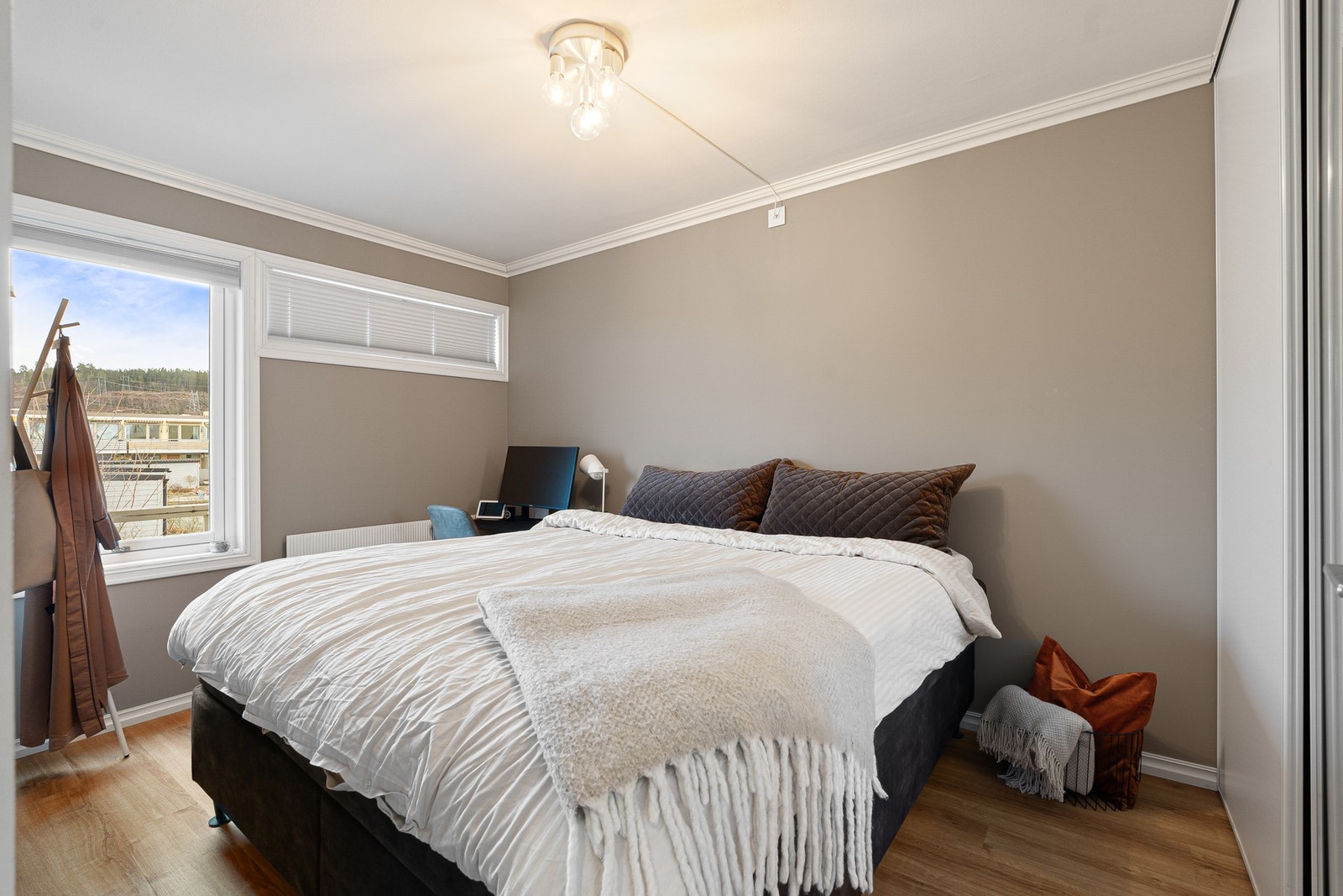 Soverommet er på hele 11 kvm og har godt med plass for dobbeltseng og tilhørende møblement. Galleribilde