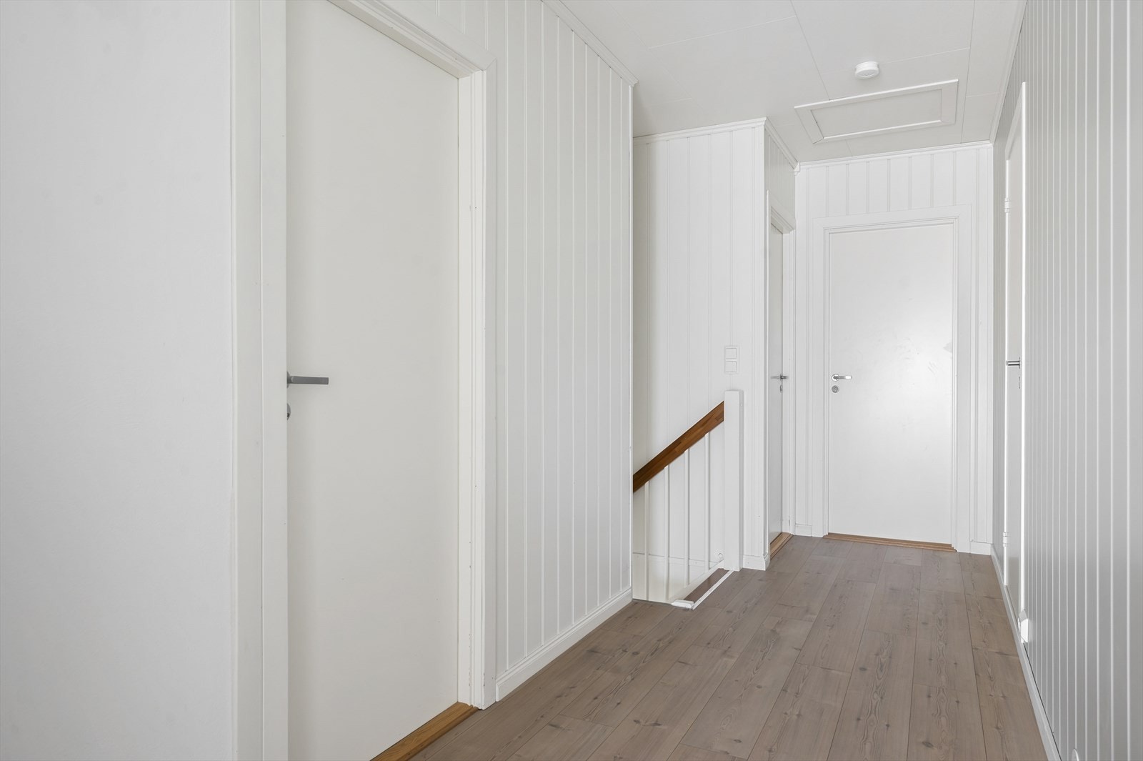 Romslig gang / trappegang. Galleribilde