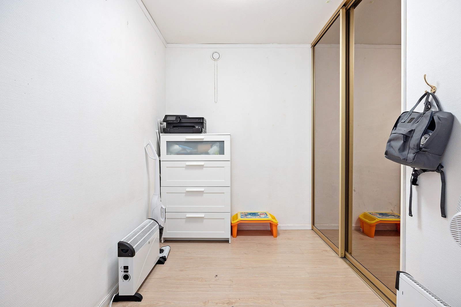 Perfekt som hjemmekontor, treningsrom eller lagring! Galleribilde