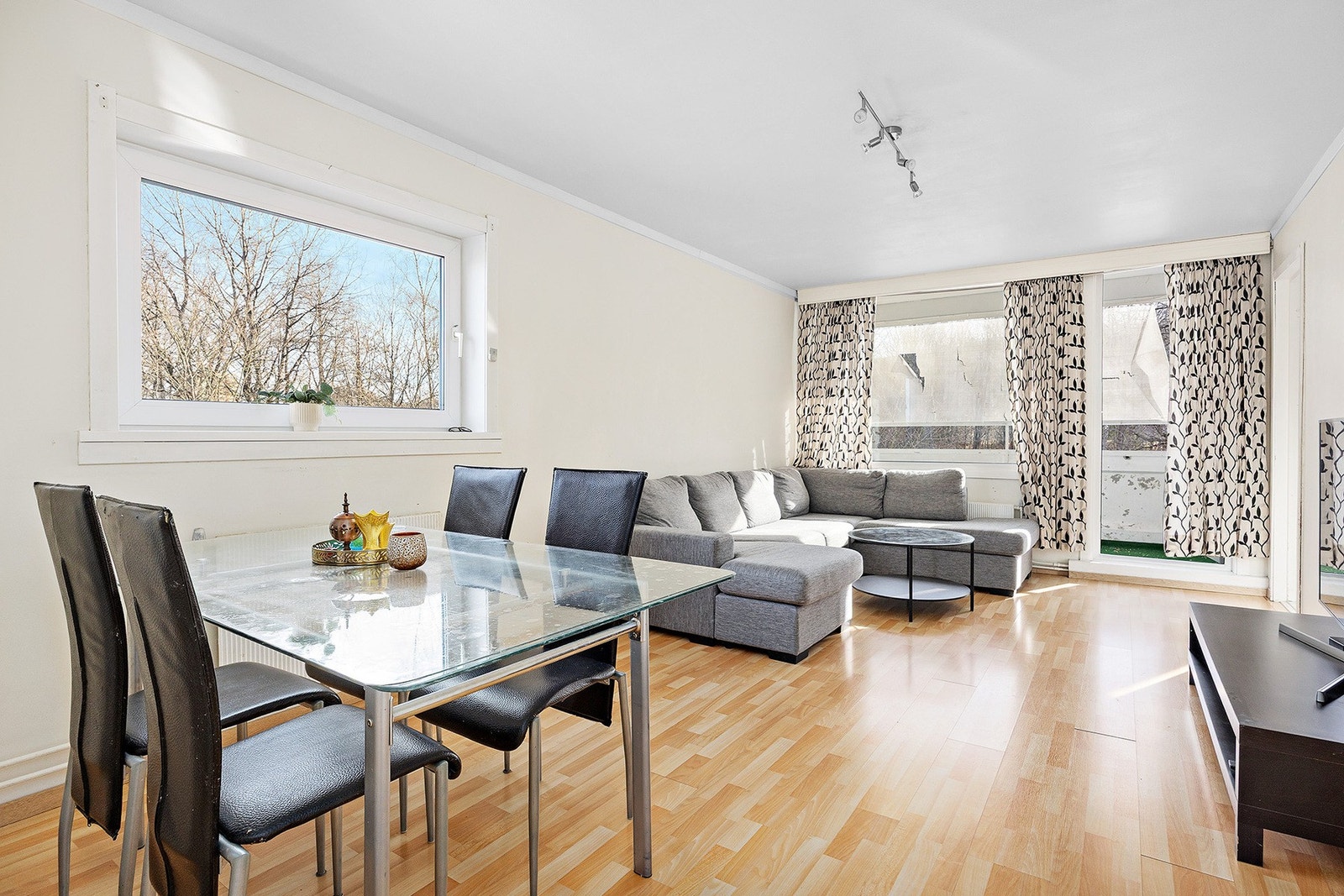 Leiligheten gir rom for kreativitet og tilpasning, og er perfekt for deg som ønsker å forme et hjem etter egne ønsker og behov. Galleribilde