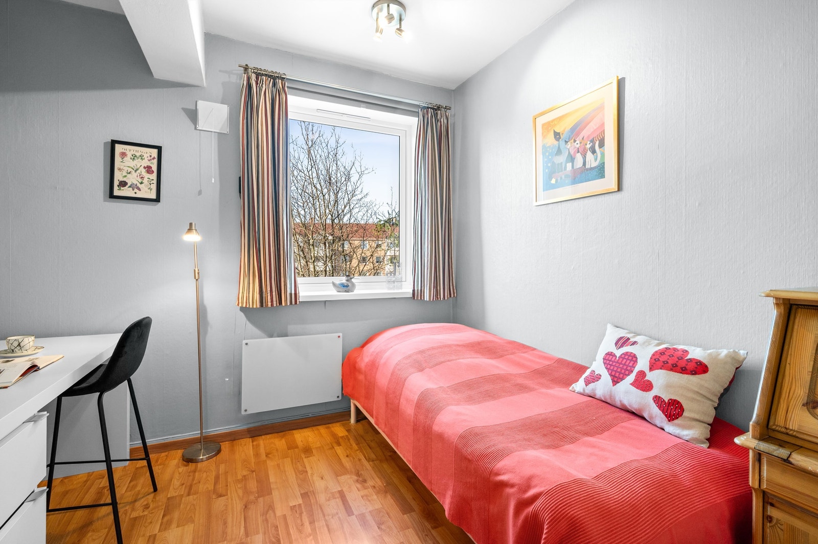 Leilighetens andre soverom er også av god størrelsel. Galleribilde