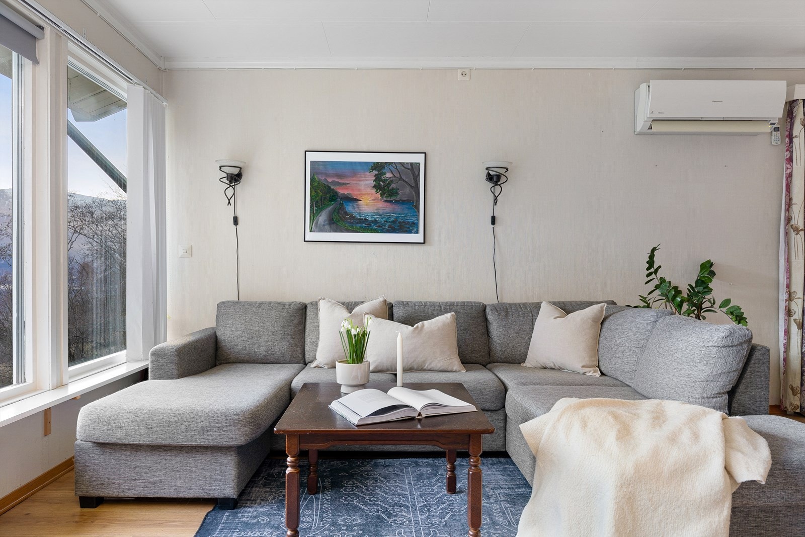 Stova er enkel å innreie i ulike soner, og har ein fin utforming. Galleribilde