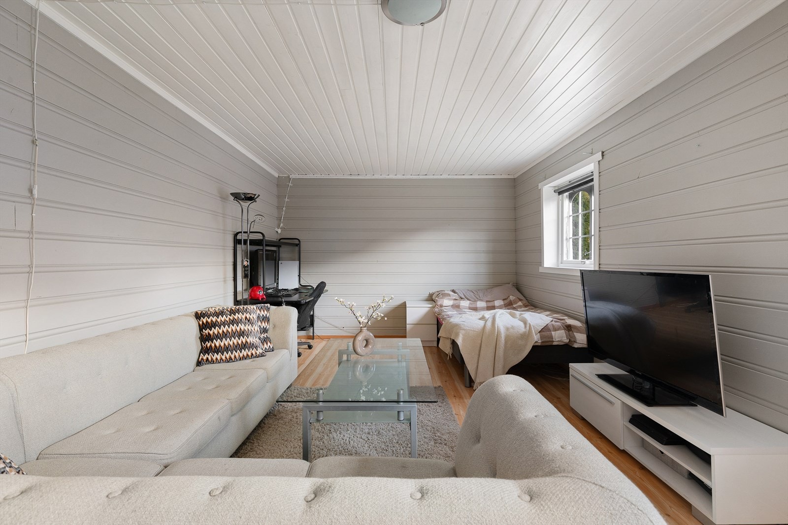 Perfekt for deg som ynskjer meir plass, og derfor perfekt som ei eiga tv-stove til barna eller dei voksne i bustaden. Galleribilde