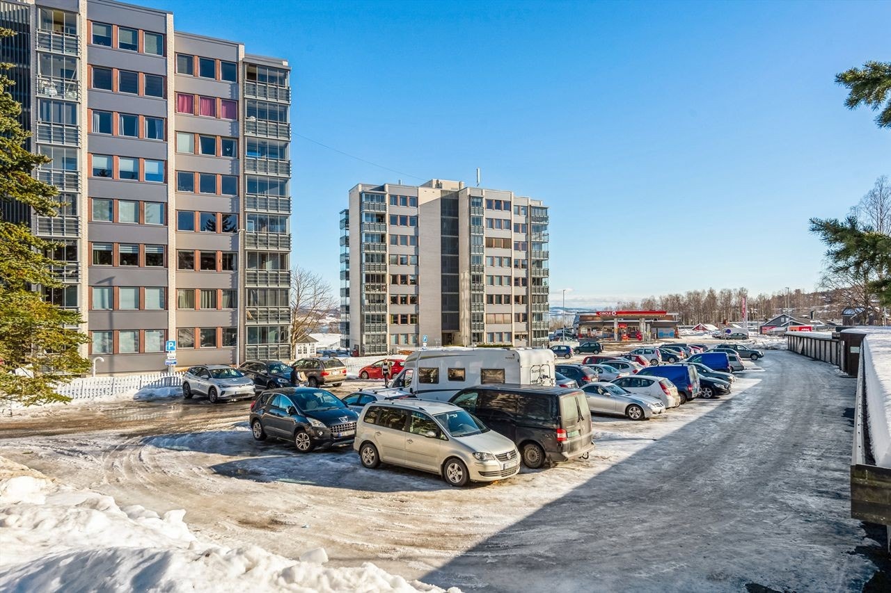 Parkering på utendørs fellesareal Galleribilde