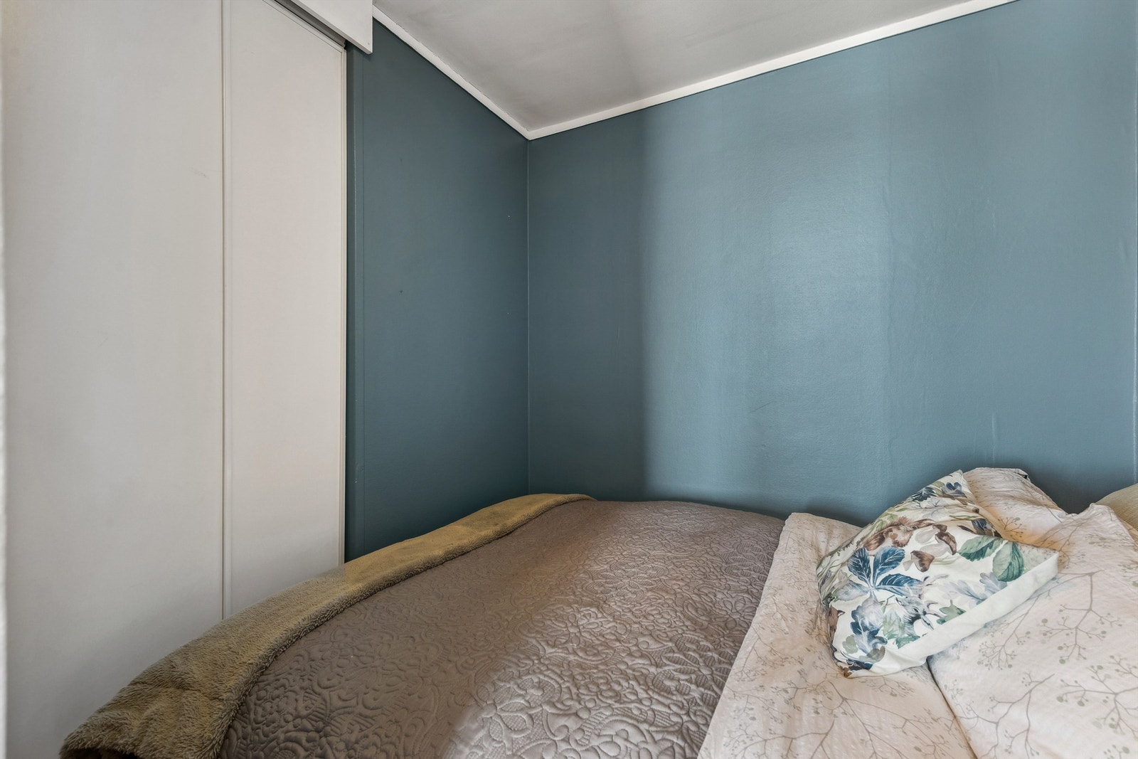 Plass for skyvedørsgarderobe. Galleribilde