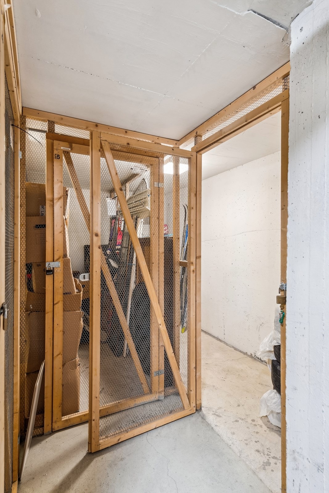 Det opplyses at leiligheten disponerer en nettingbod på ca. 4 m² i fellesareal i kjeller Galleribilde