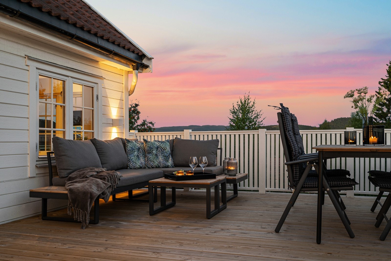 Solrikt hele dagen fra fine utearealer! Galleribilde