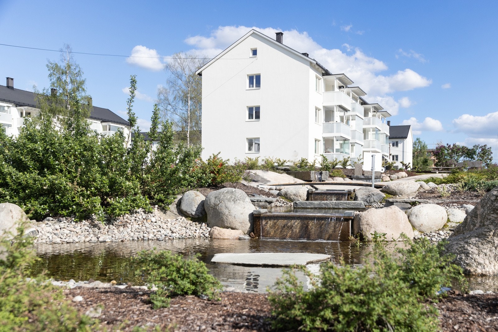 Borettslaget har meget pent opparbeidede fellesarealer. Galleribilde
