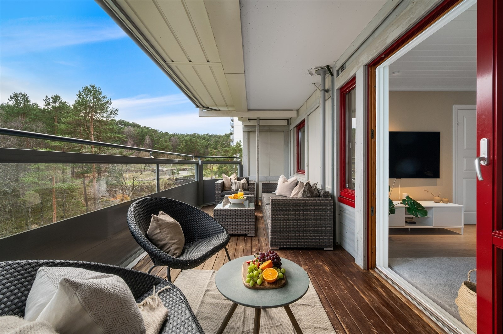 - Selger opplyser om svært gode solforhold her midtsommers - Galleribilde