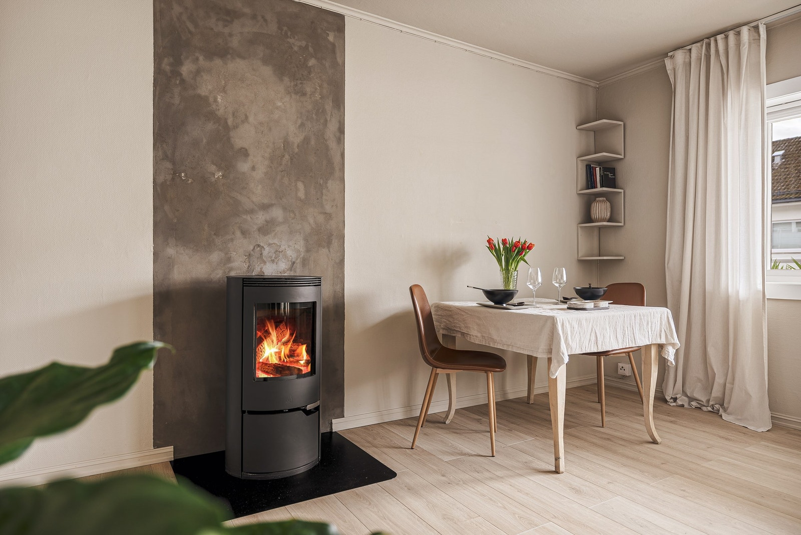 En herlig vedovn som varmer godt på kalde dager Galleribilde