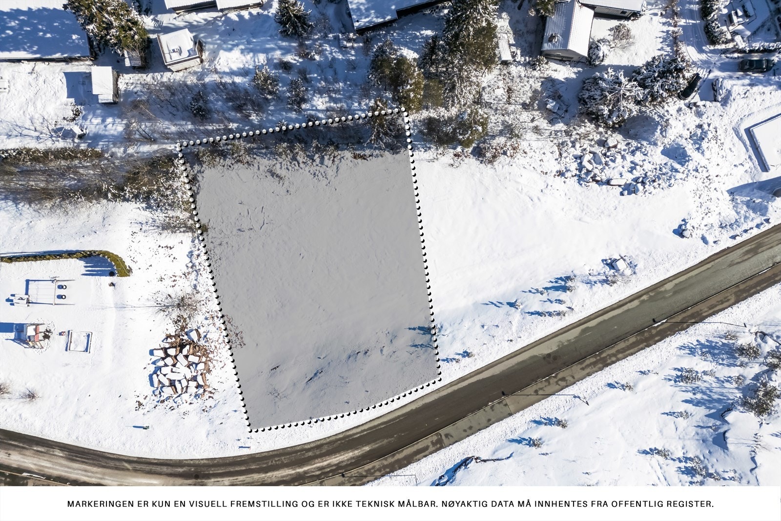 Dette er en sjelden mulighet til å sikre deg en stor tomt på 1318 kvm med fantastisk utsikt. Galleribilde