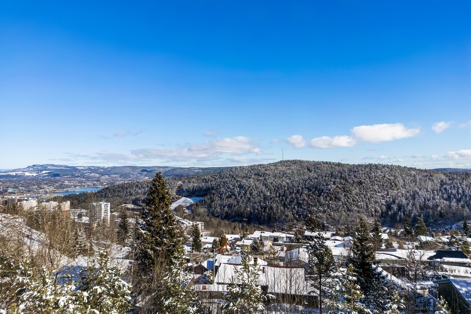 Fantastisk utsikt over Drammen by! Galleribilde