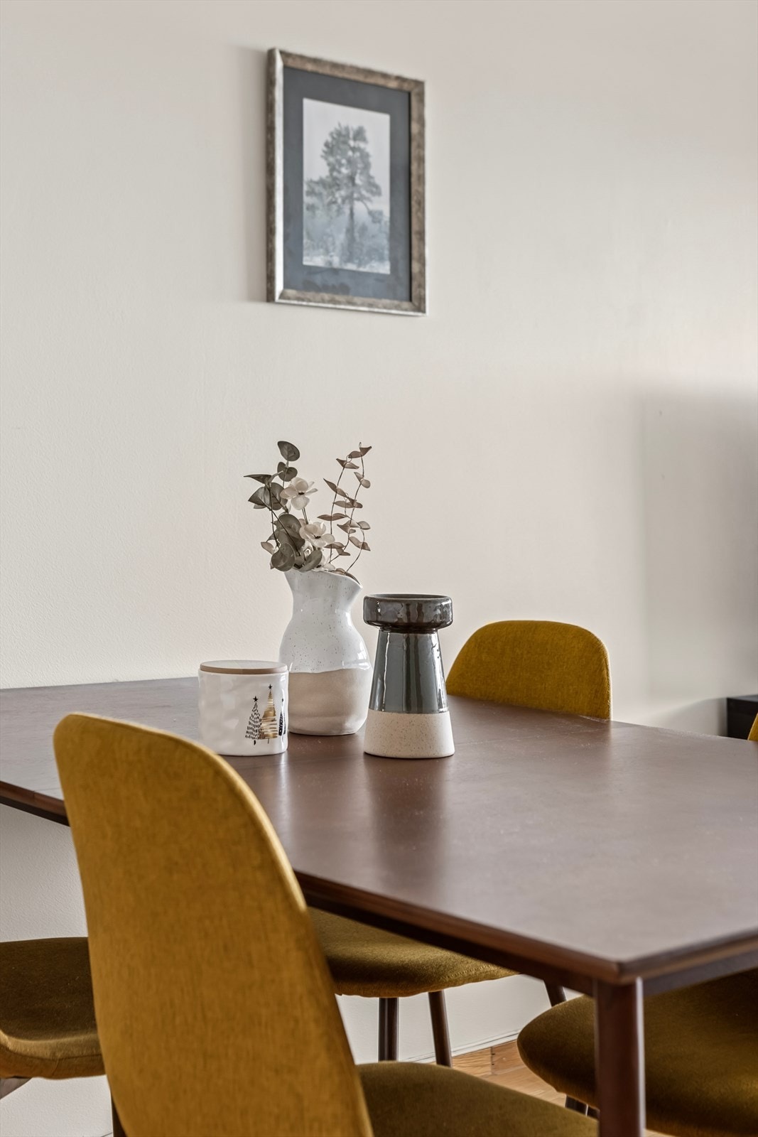 Fyring, varmtvann og kabel-tv er inkludert i felleskostnadene. Galleribilde