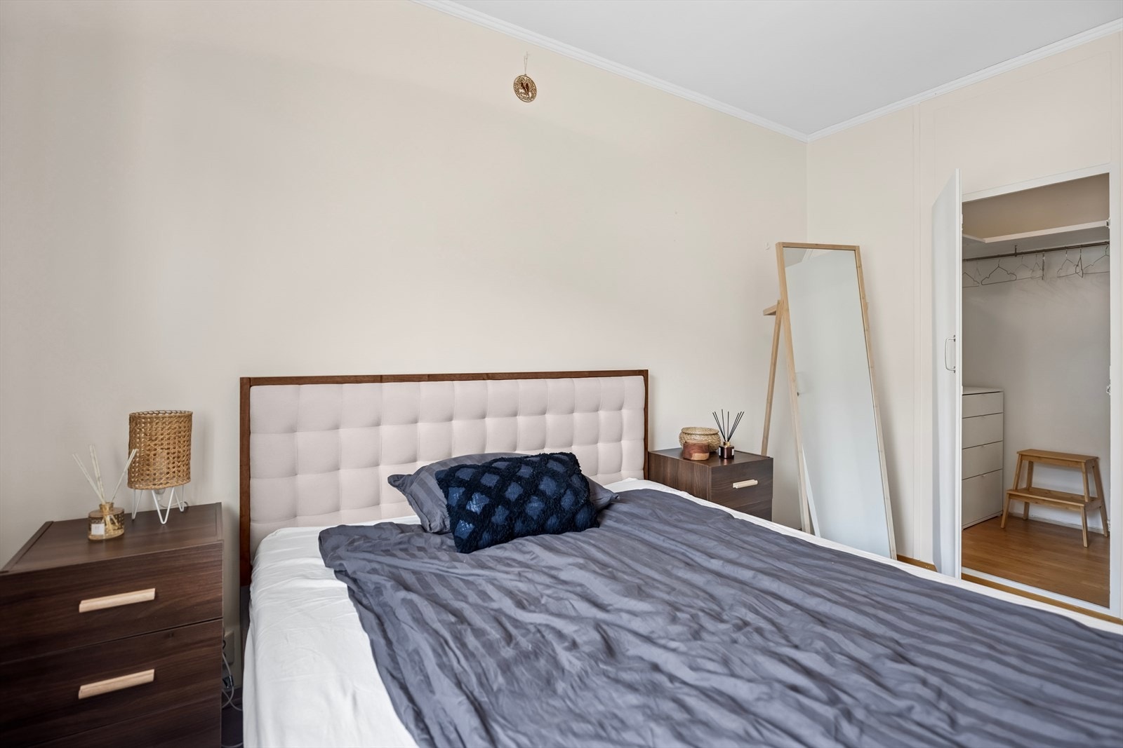 Soverommene er av god størrelse med god plass til seng og tilhørende møblement. Galleribilde