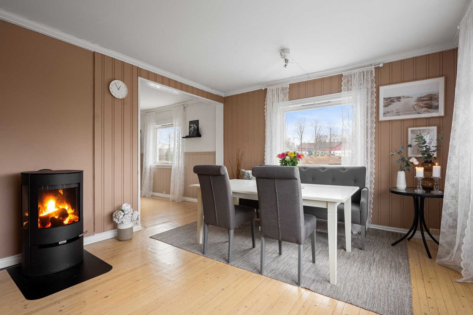 Vedovnen gir god varme og lun stemning på kalde vinterdager. Galleribilde