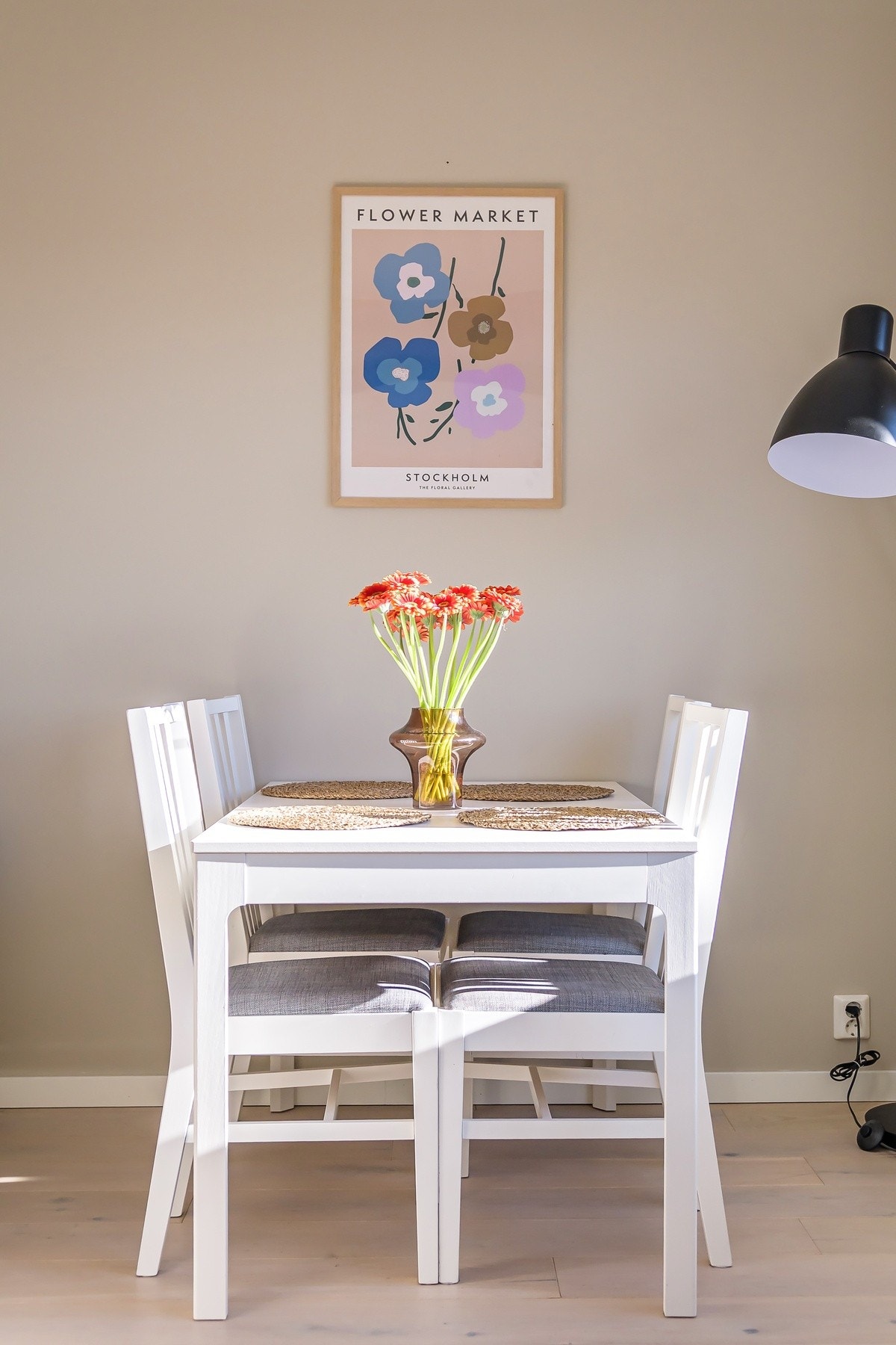 En innbydende spiseplass, perfekt for sosiale sammenkomster. Galleribilde