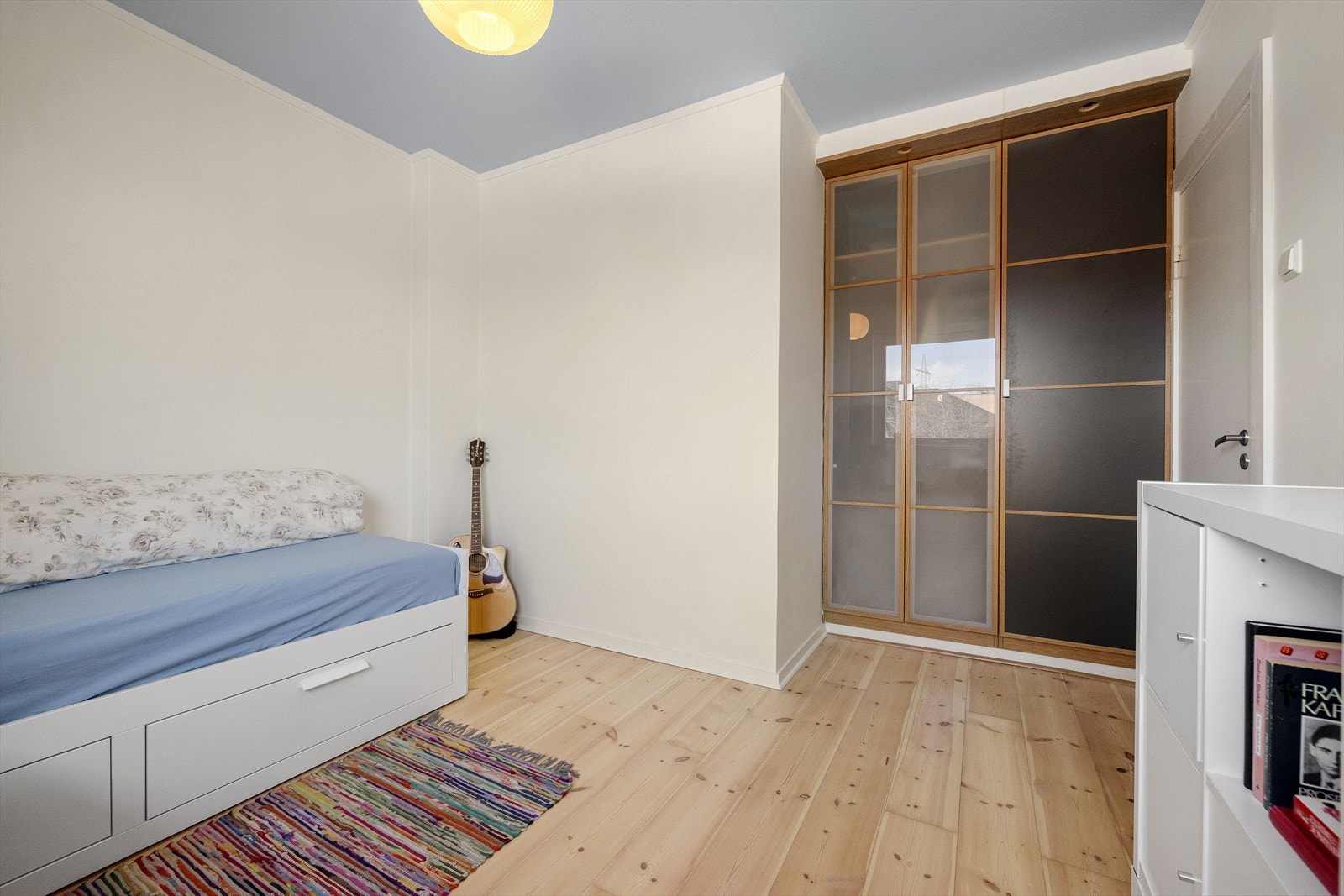 Her er det plass til eksempelvis seng, skrivepult og skap/kommode. Galleribilde