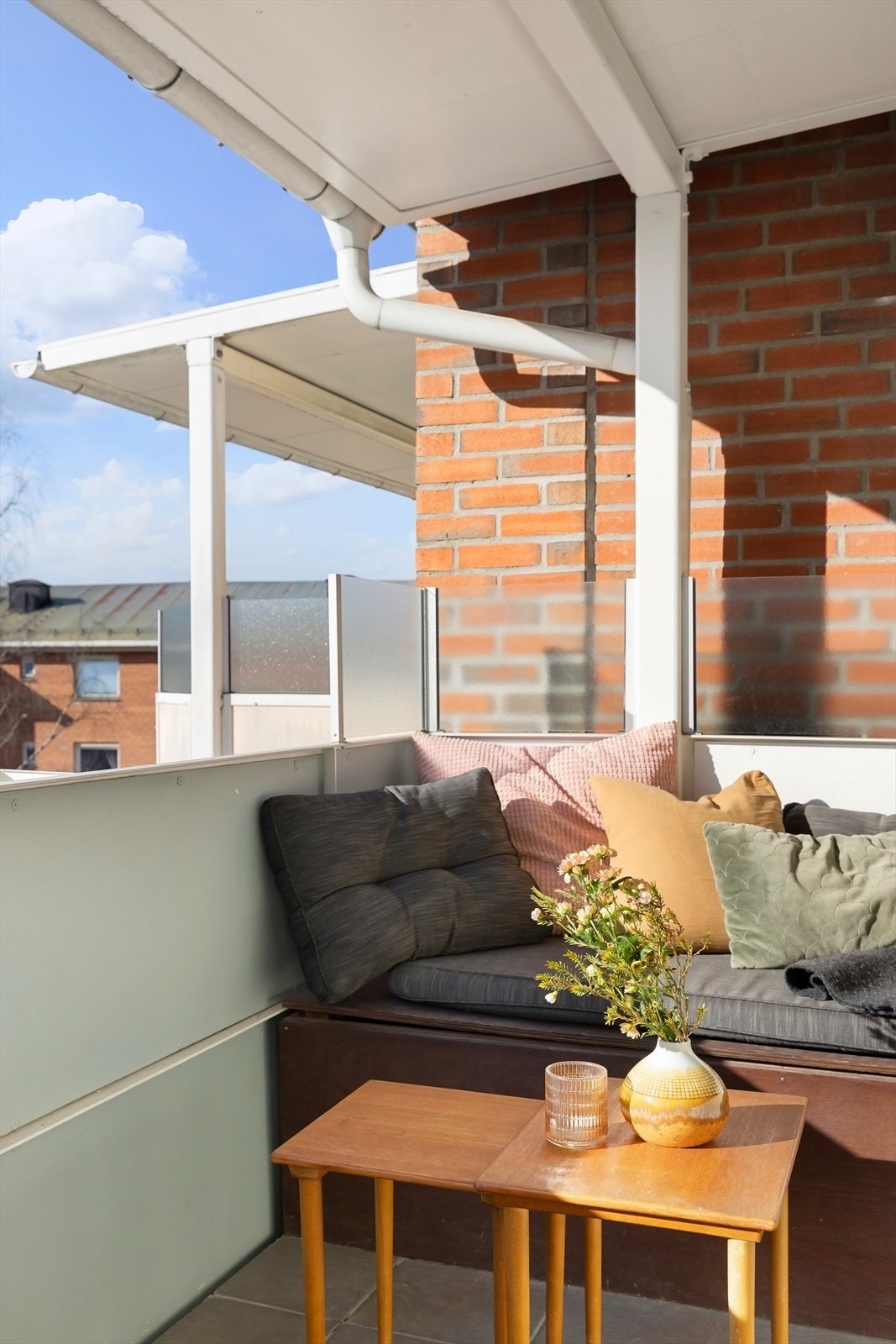 Her er det plass til utemøblement, grill og beplanting. Galleribilde