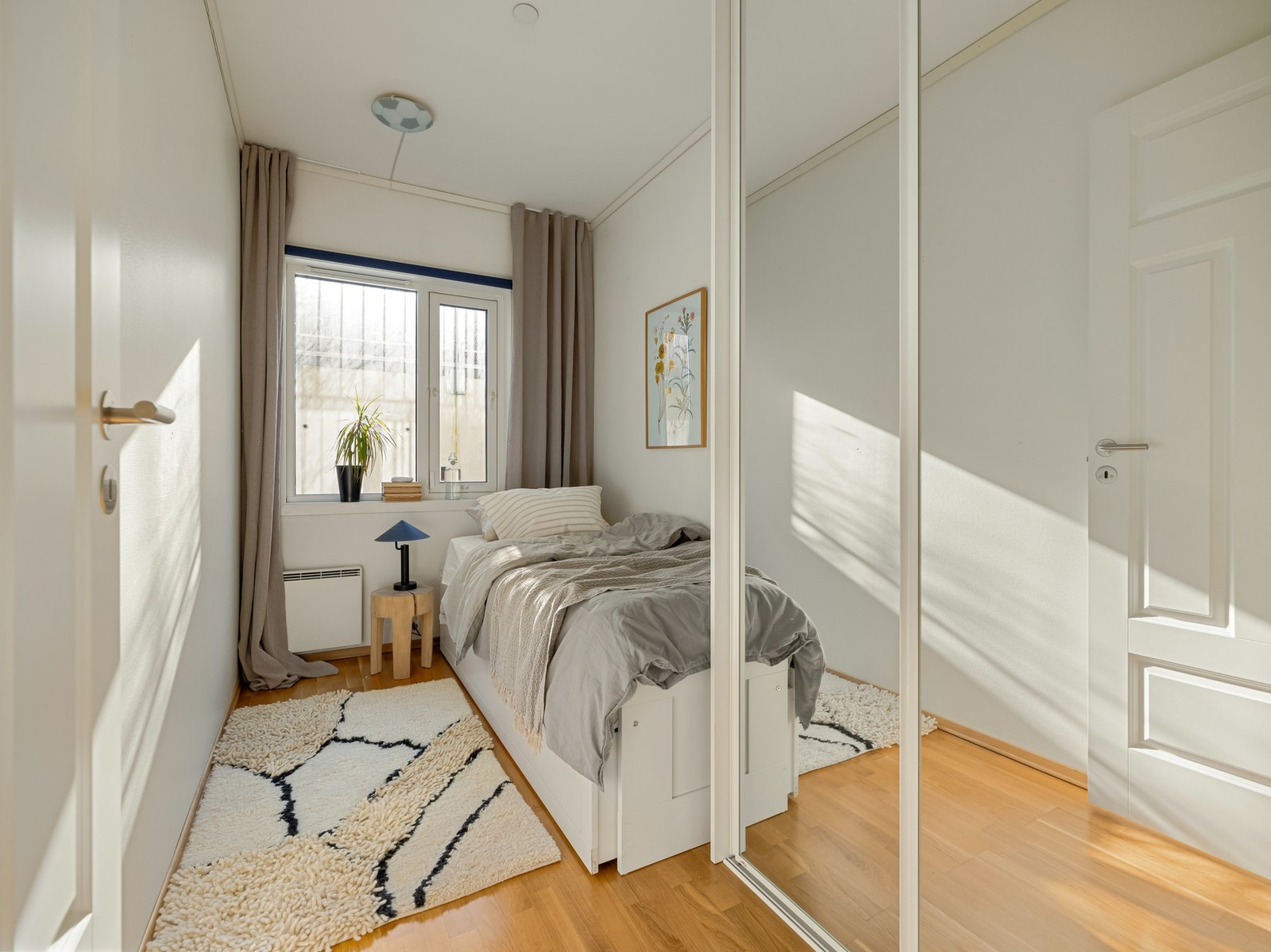 Soverommene vender inn mot rolige fellesområder. Galleribilde