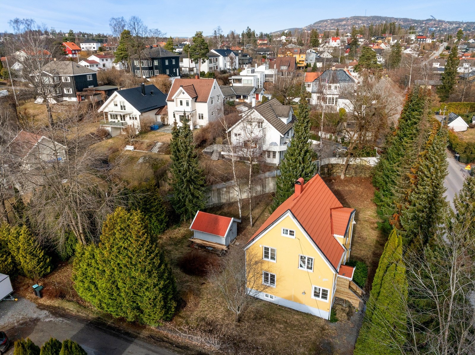 Velkommen til Vollsveien 94 - presentert av Eystein Garathun Næss og Fridtjof Schmidt i Nordvik Bærum! Galleribilde