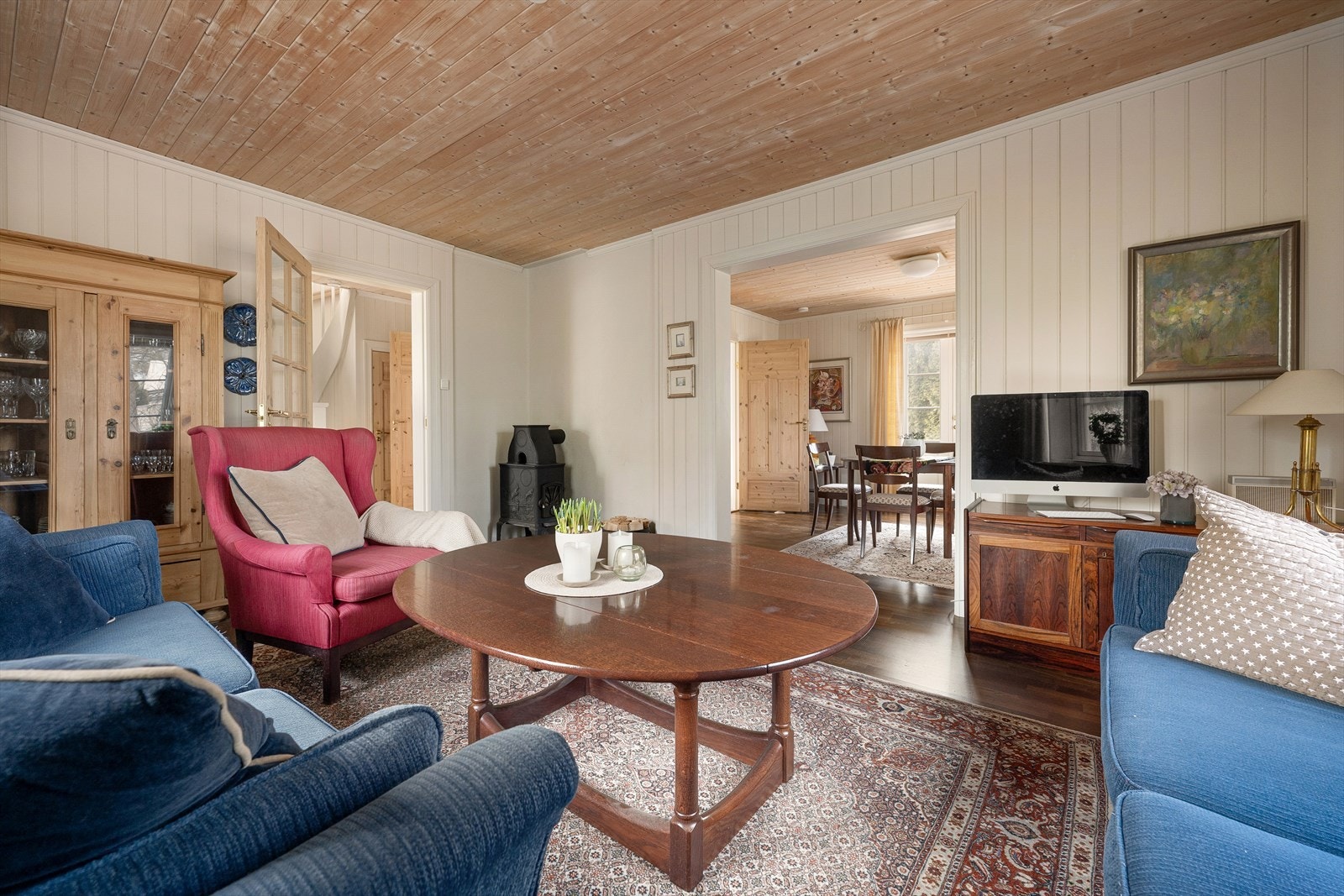 Her er det god plass til sofagruppe, tv-benk og annet ønsket møblement Galleribilde