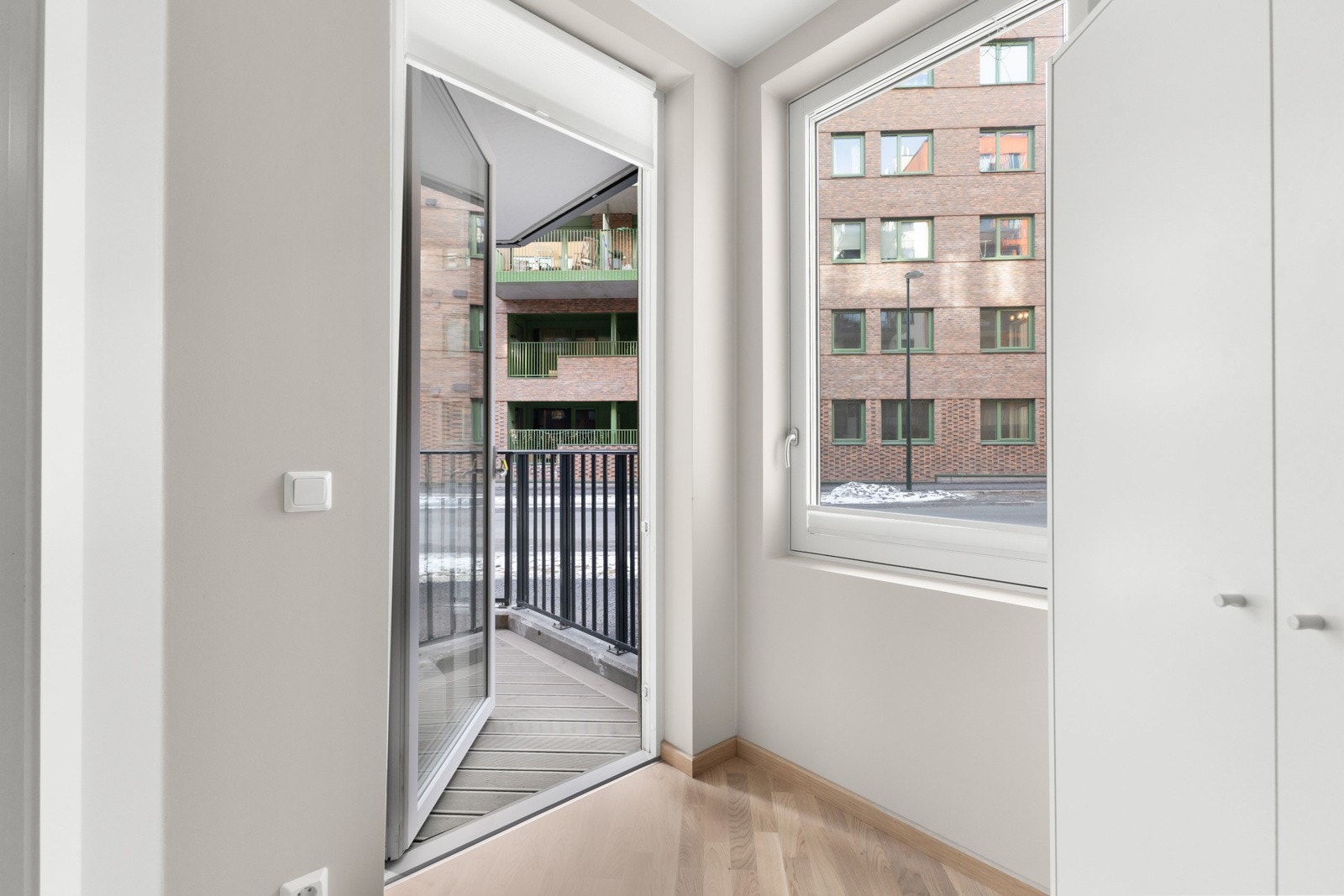 Fra stue er det utgang til solrik markterrasser på ca. 9kvm Galleribilde