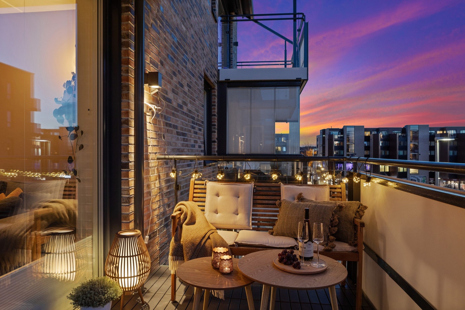 Boligen har en vestvendt balkong utenfor stuen på 8 kvm. Galleribilde