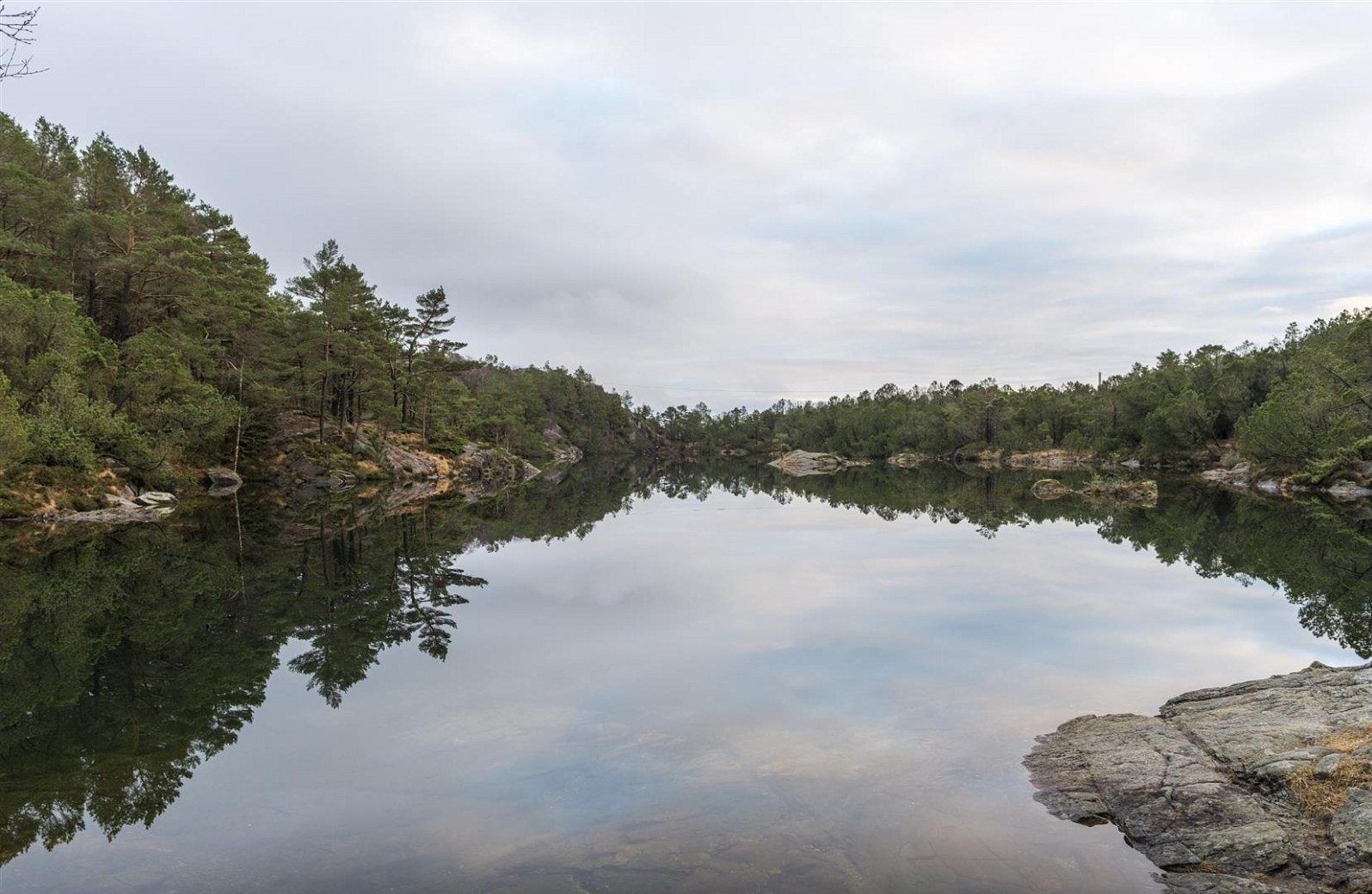 Leiligheten ligger med kort avstand til det populære rekreasjonsområdet Vannbassengane. Galleribilde