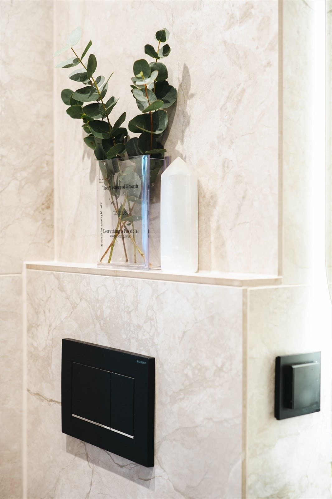 Badet ble renovert i 2022, utført etter Byggebransjens Våtromsnorm. Galleribilde