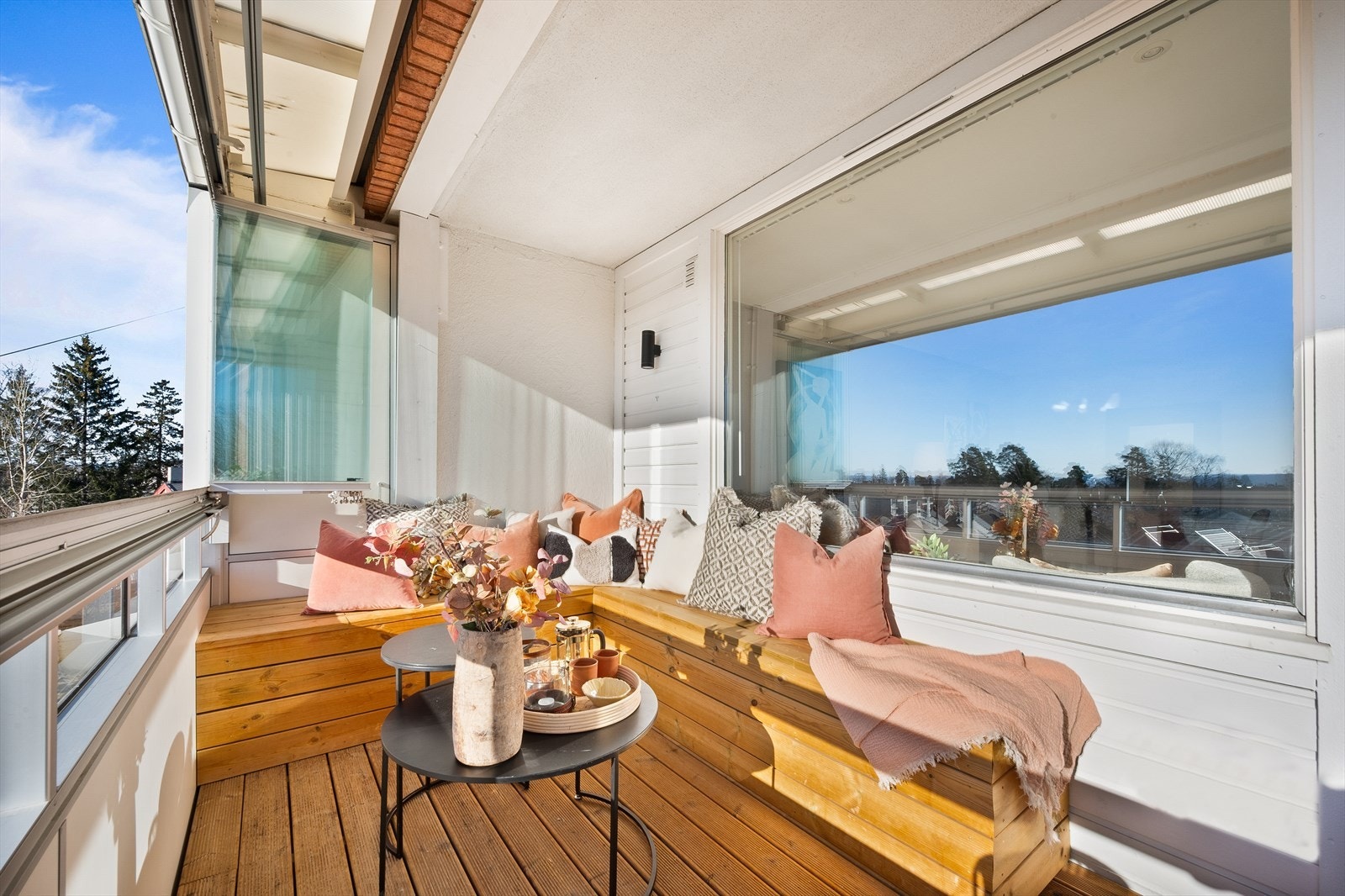 Her er det plass til utemøblement og beplanting. Galleribilde