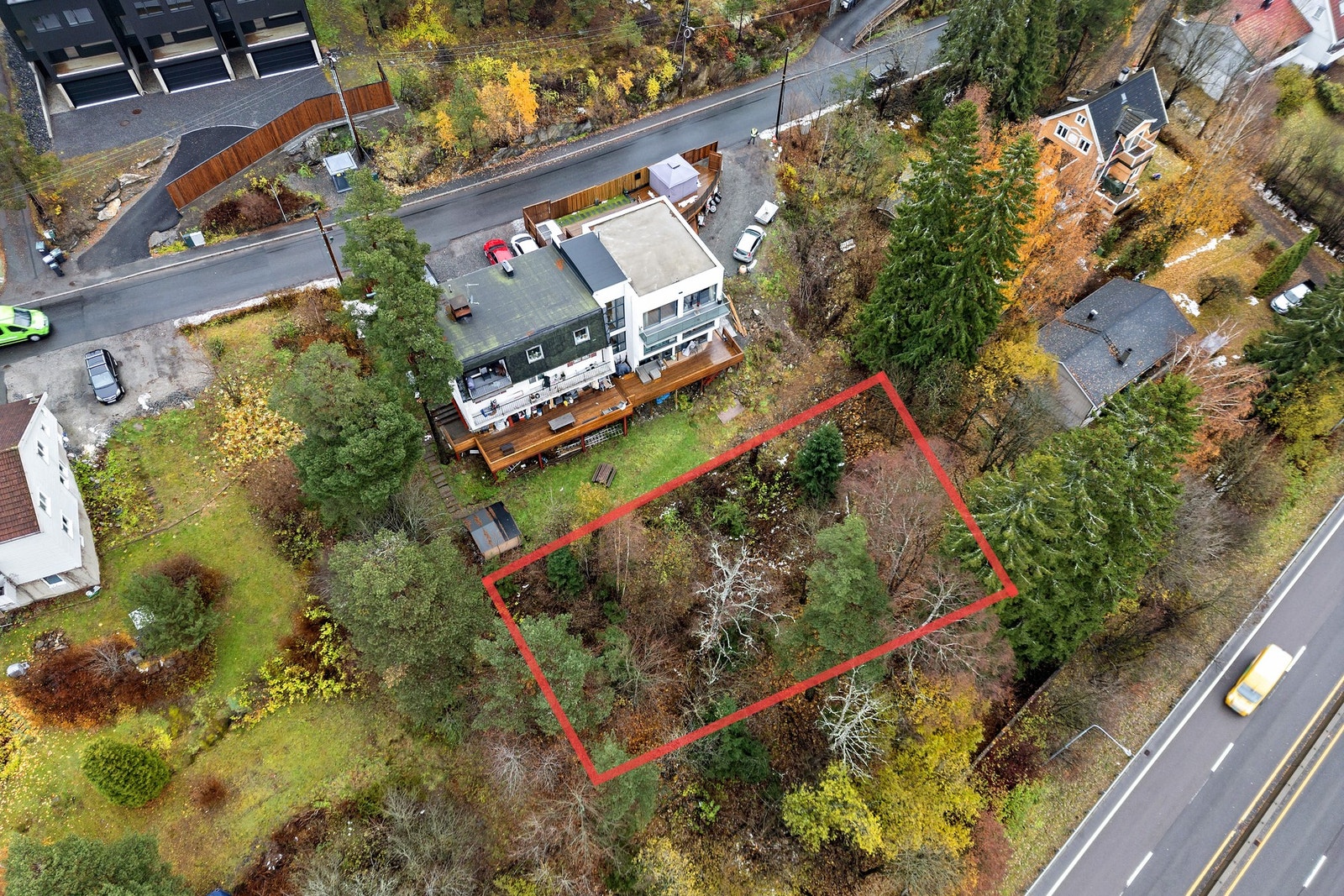 Camilla Schrøder ved Din Lokale Eiendomsmegler har gleden av å presentere Fjellstuveien 12B, en ubebygd tomt på 1032m2! Galleribilde