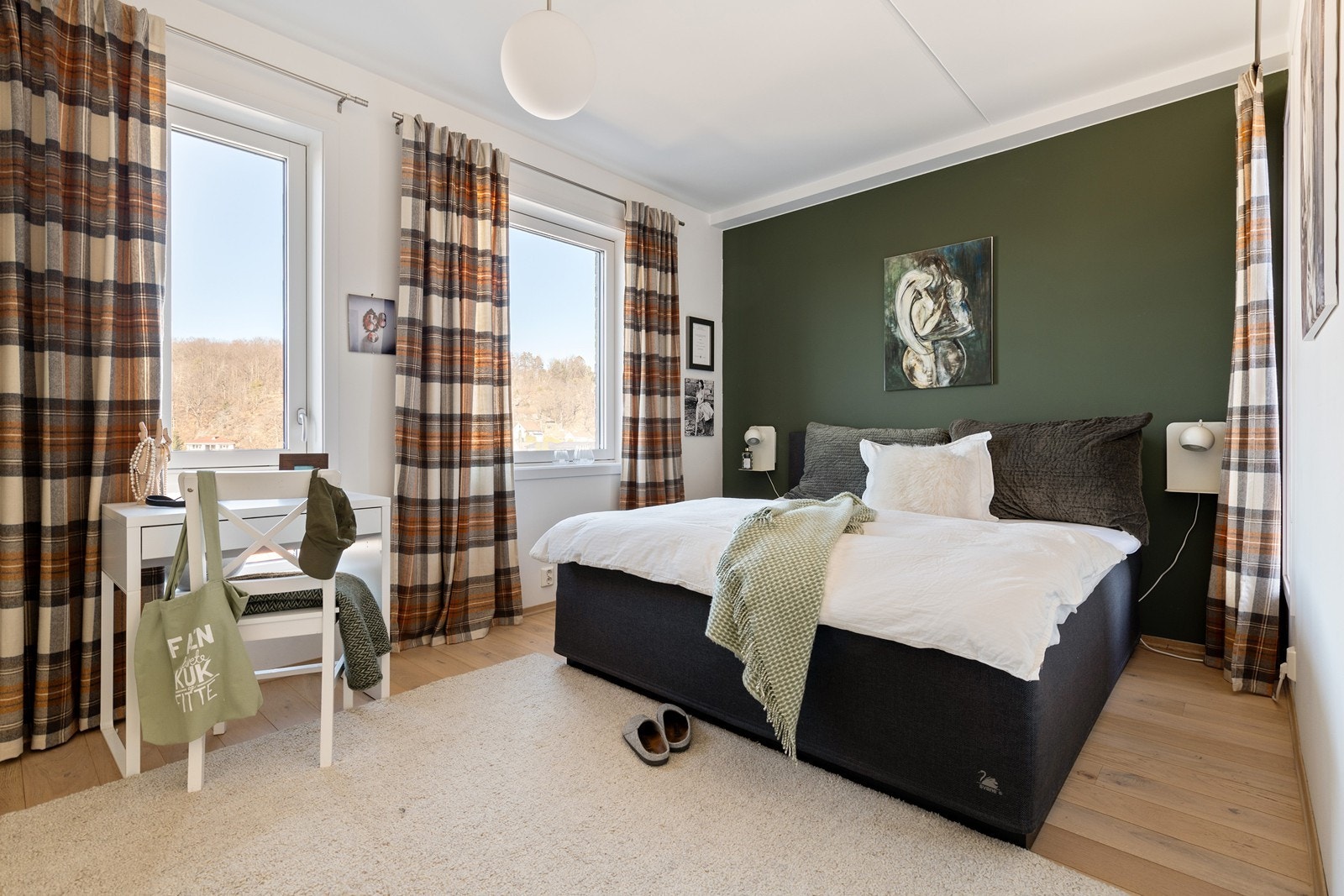 Hovedsoverommet er romslig og passer helt perfekt for en god natts søvn Galleribilde