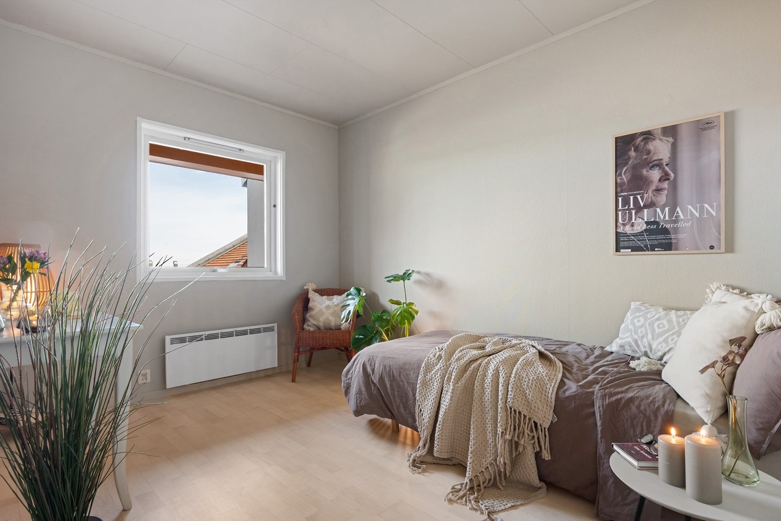 Soverom 2 er et ypperlig gjesterom, barne- eller ungdomsrom, kontor eller hobbyrom. Galleribilde