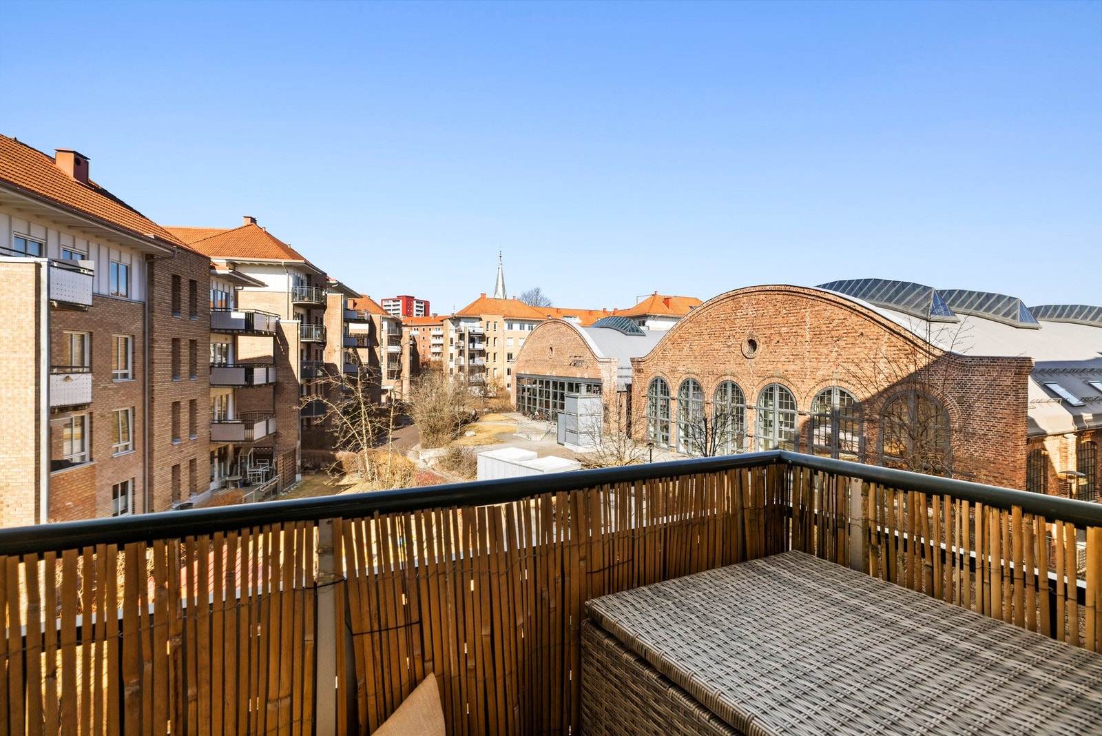 Her kan man trekke seg tilbake og nyte solfylte dager i behagelige omgivelser. Galleribilde