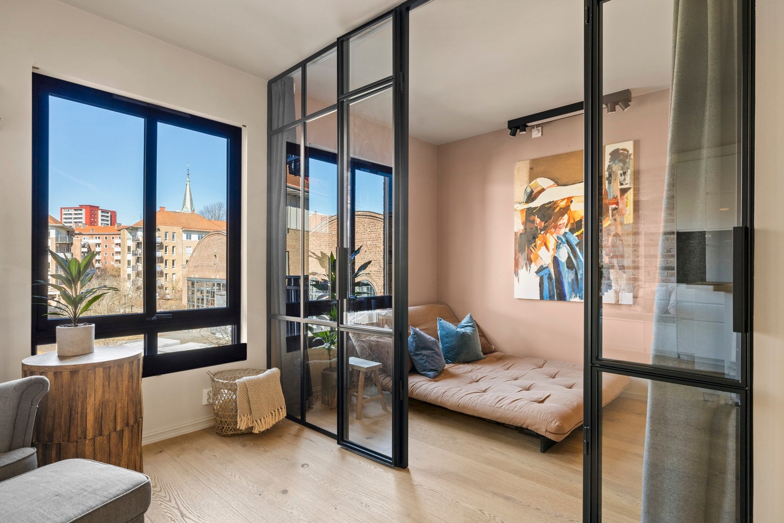 Glassdørene skaper et moderne og eksklusivt uttrykk. Galleribilde